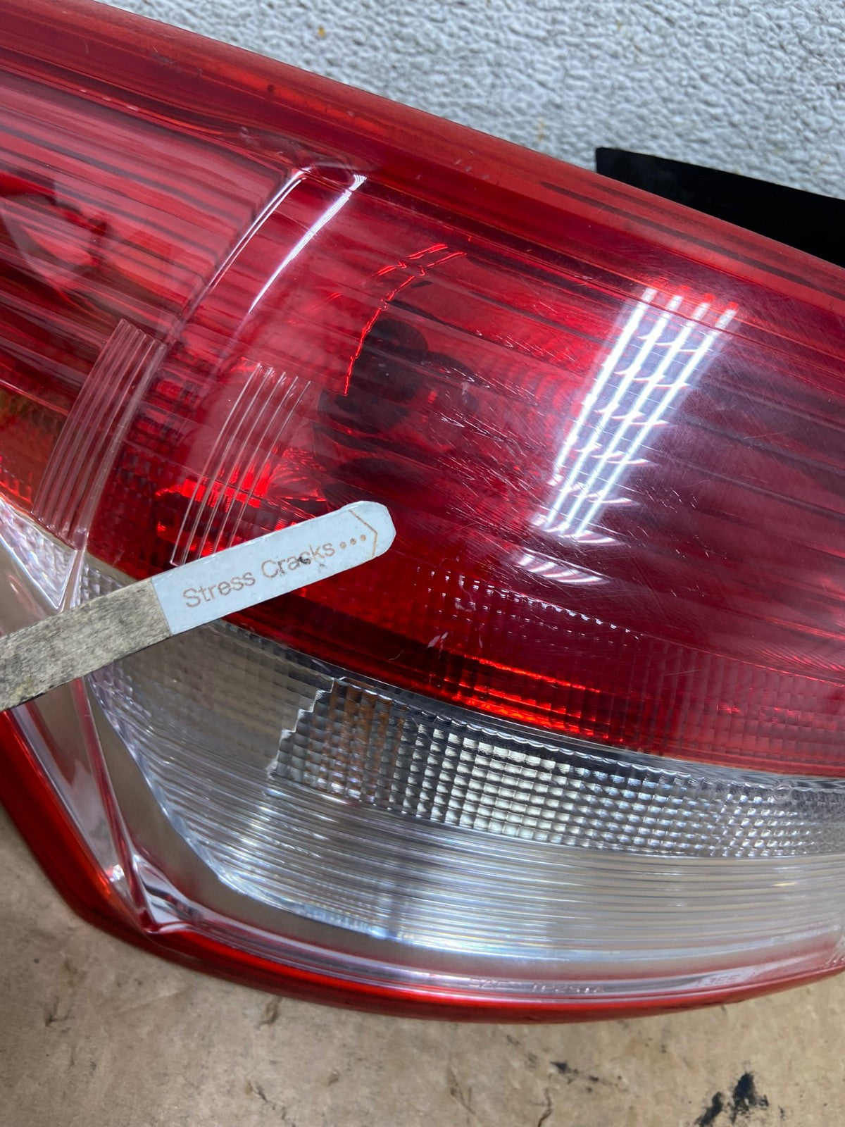 2013 to 2016 Ford Escape Left Driver LH Side Tail Light AI3537 LK4