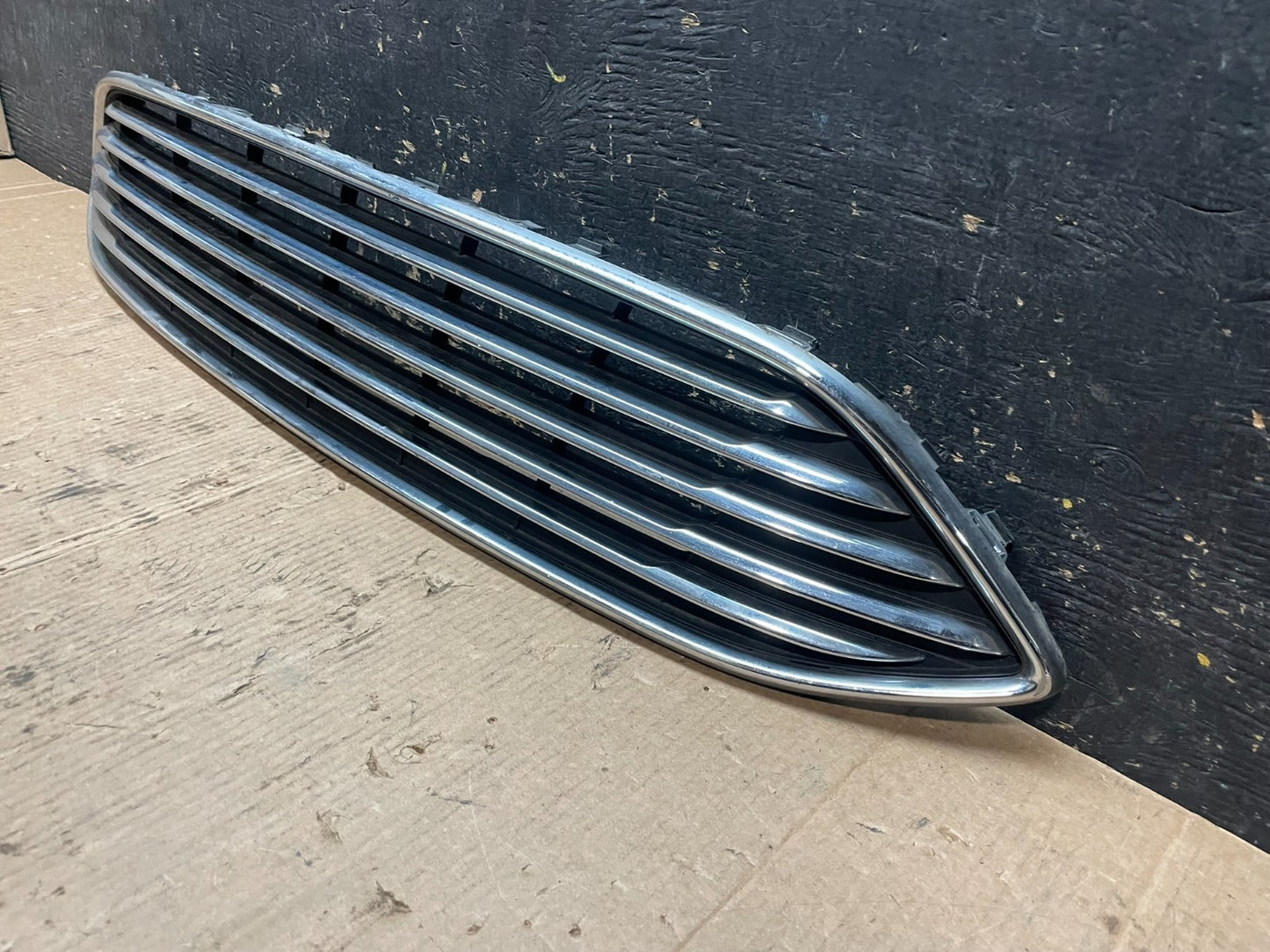 2015 to 2018 Ford Focus Front Upper Grille Grill Z6087 DG2