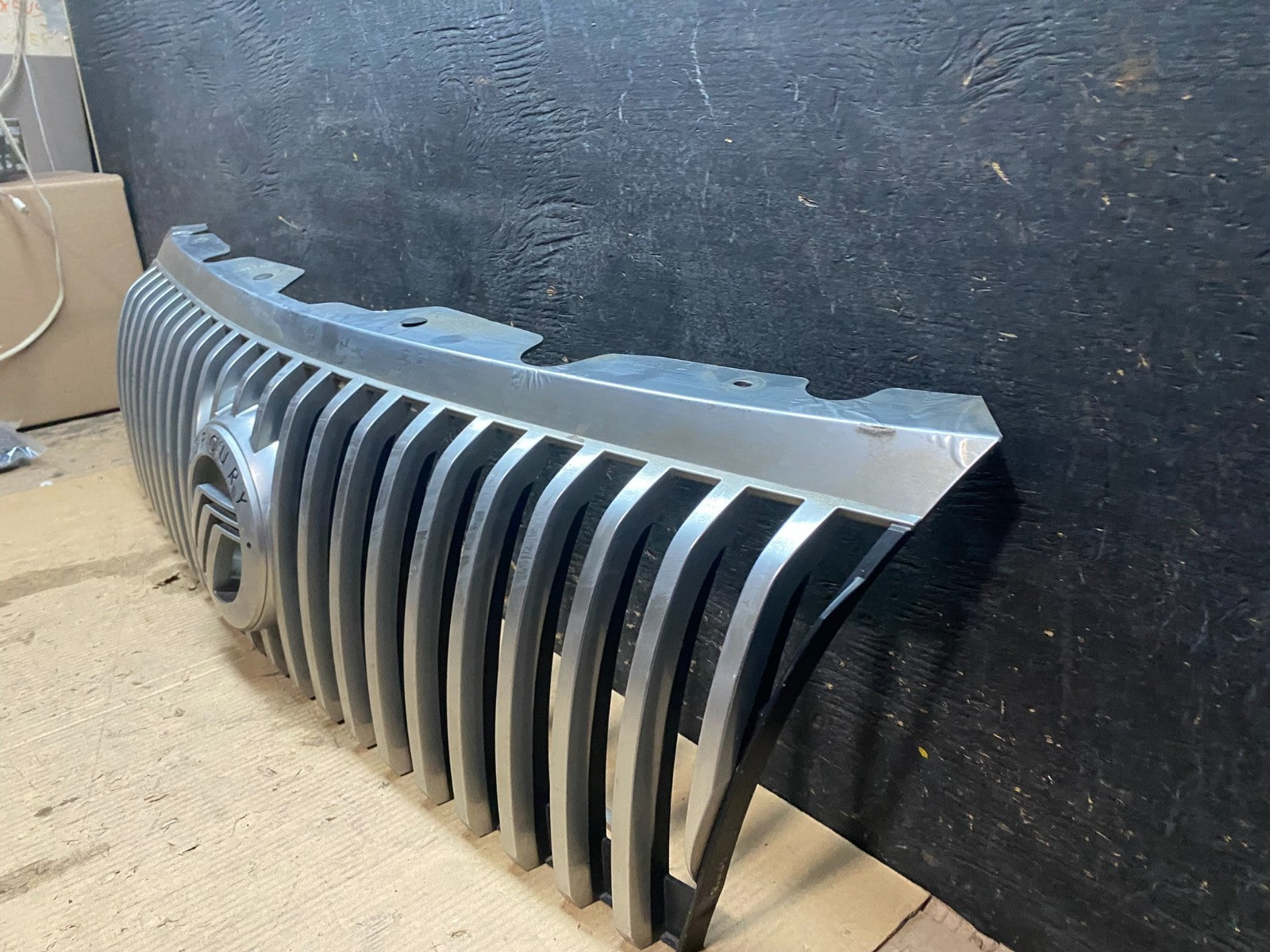 2006 to 2010 Mercury Mountaineer Front Upper Grill Grille Oem x3304 DG1