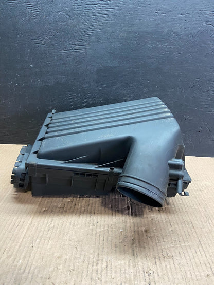 2007 to 2010 BMW X5 Air Intake Cleaner Filter Housing Box OEM A9446 DG12