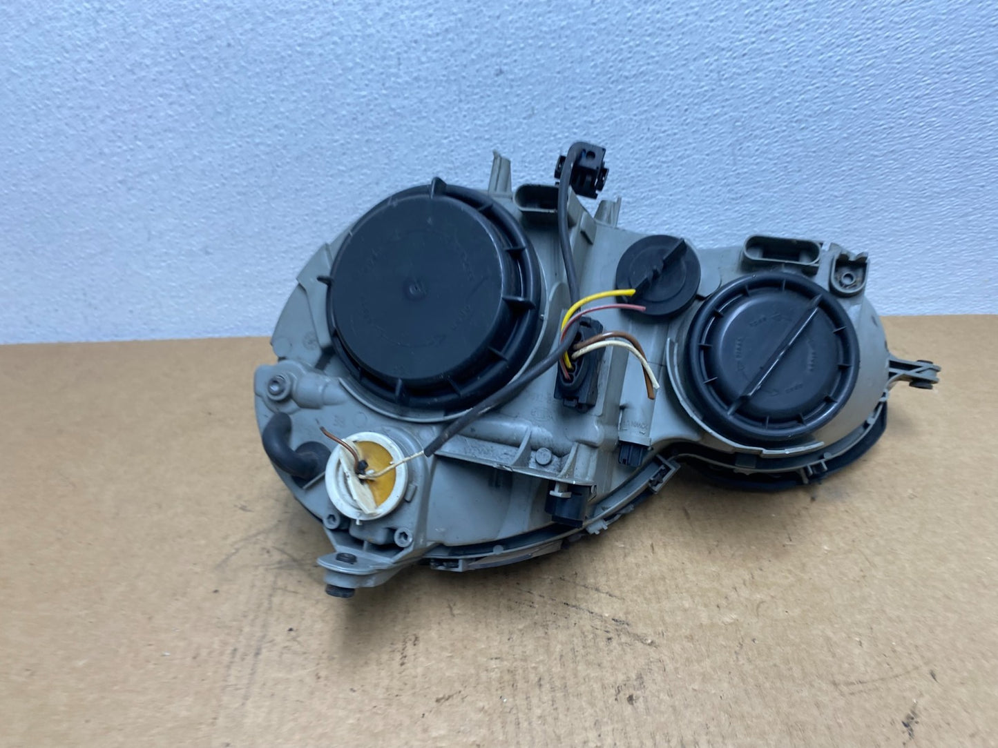 2002 to 2004 Mercedes-Benz C320 C230 Coupe Halogen Right Headlight AC1811 DG3