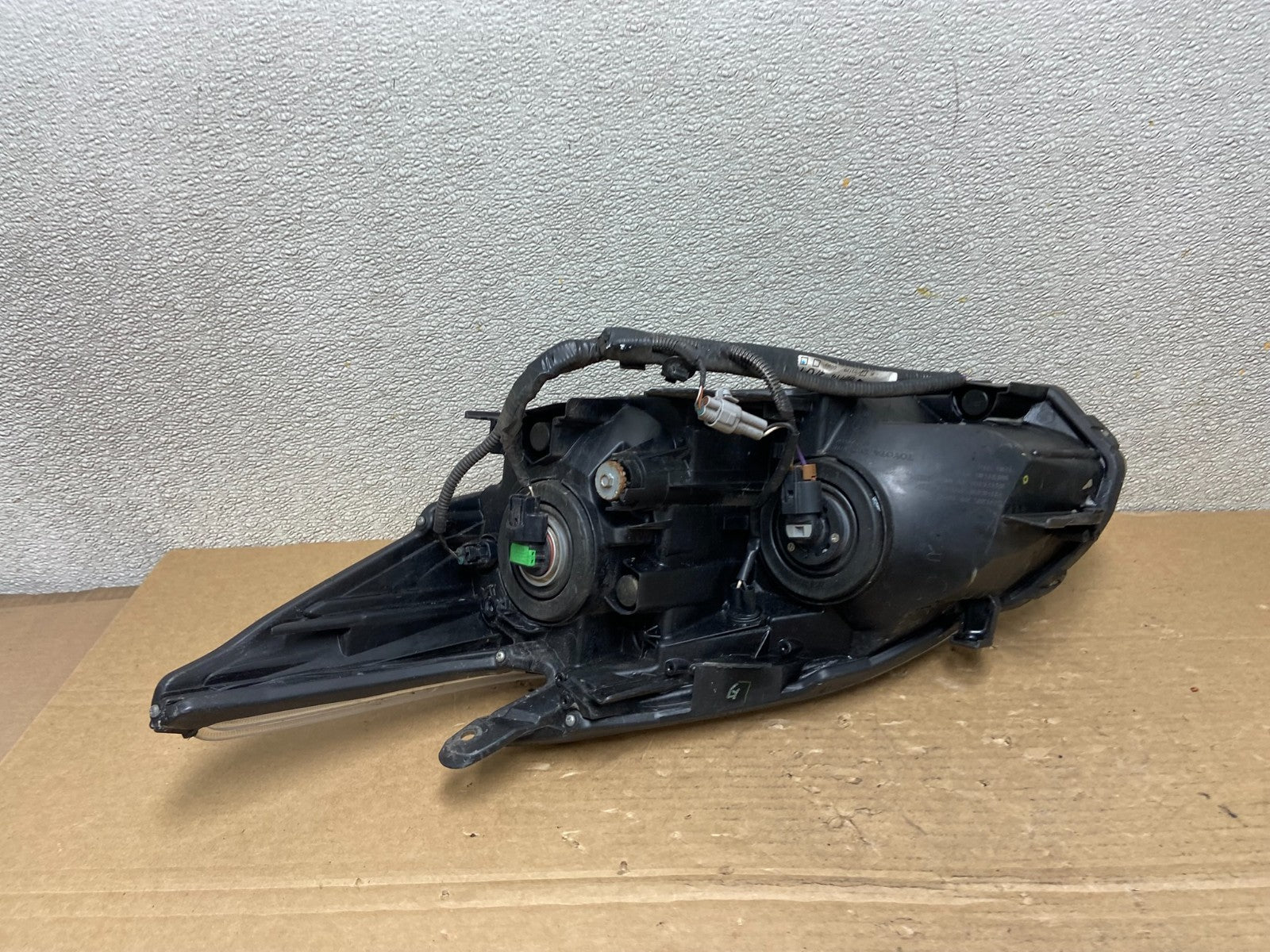 2010 - 2011 Toyota Prius Right Passenger Rh Halogen Headlight AB4599 DW5