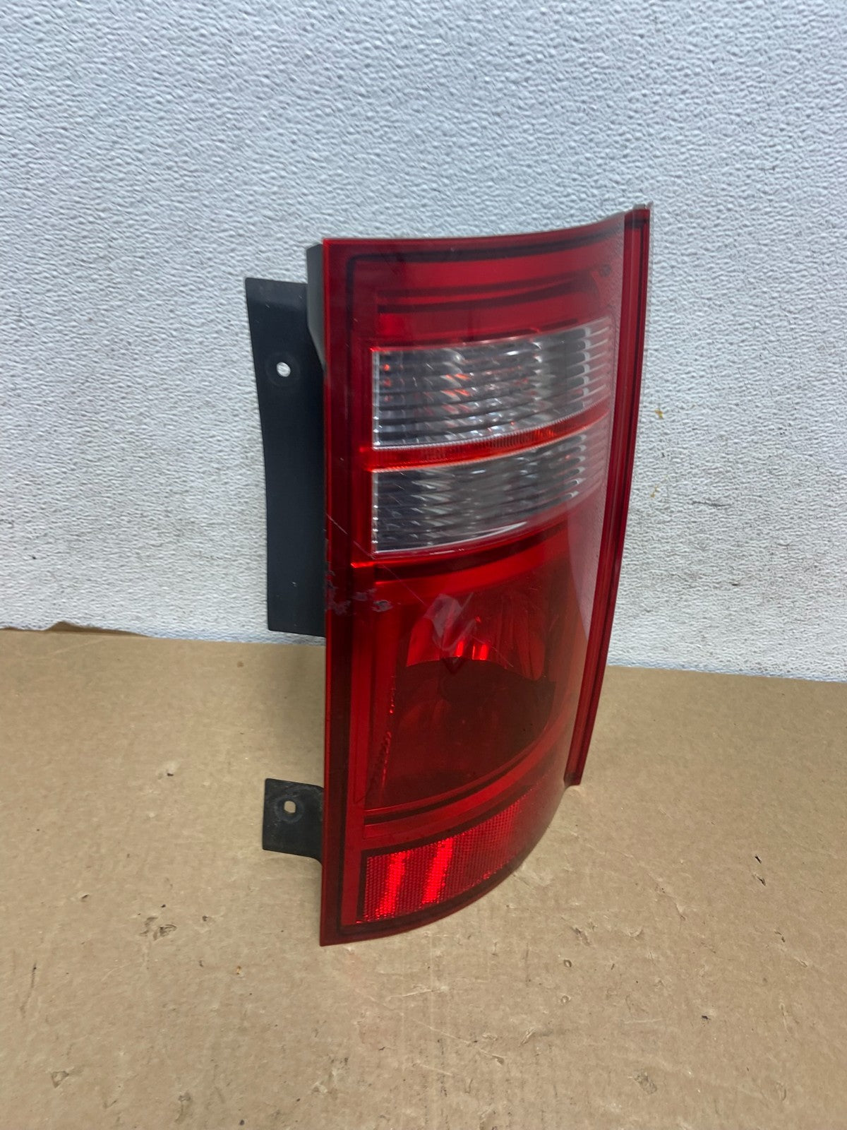 2008 2009 2010 Dodge Grand Caravan Right Passenger Rh Tail Light AF7333 DW2