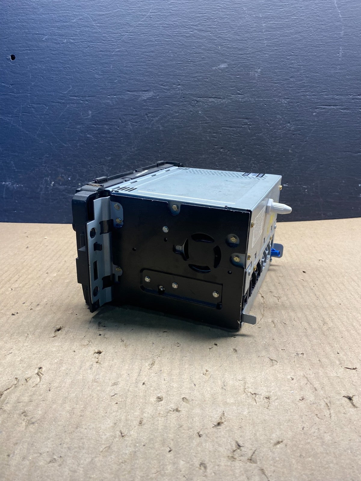 2010 2012 GMC Acadia Radio Display Screen AM/FM AUX ac8944 DG1