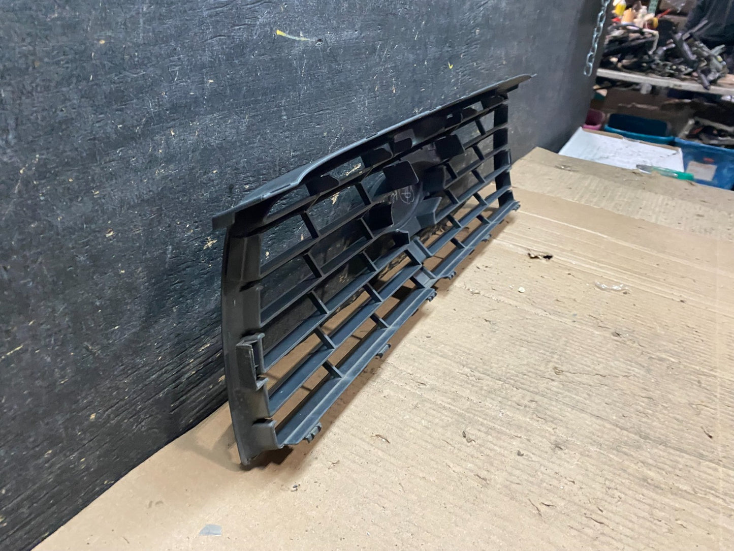 2006 to 2008 Subaru Forester Front Upper Grill Grille Oem W4822 DG8