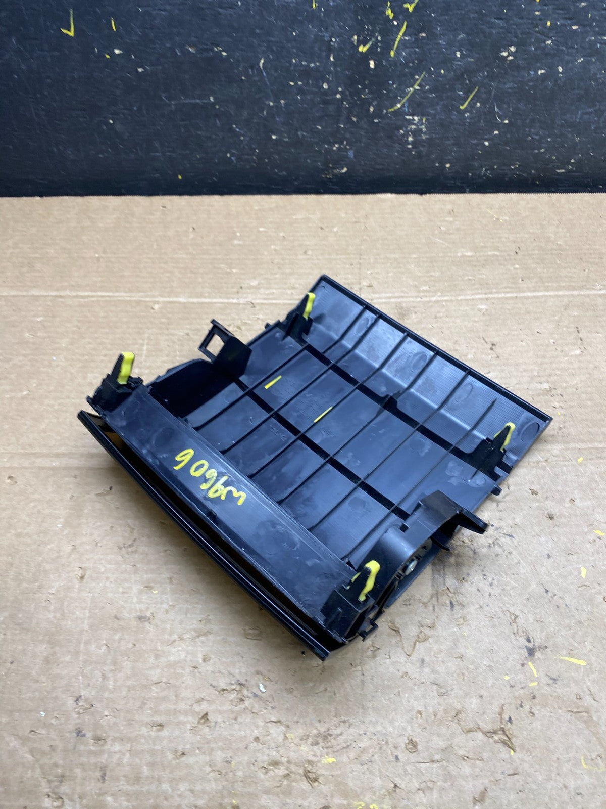 2004 to 2009 Toyota Prius Center Console Storage Trim Bezel W9606 DG5
