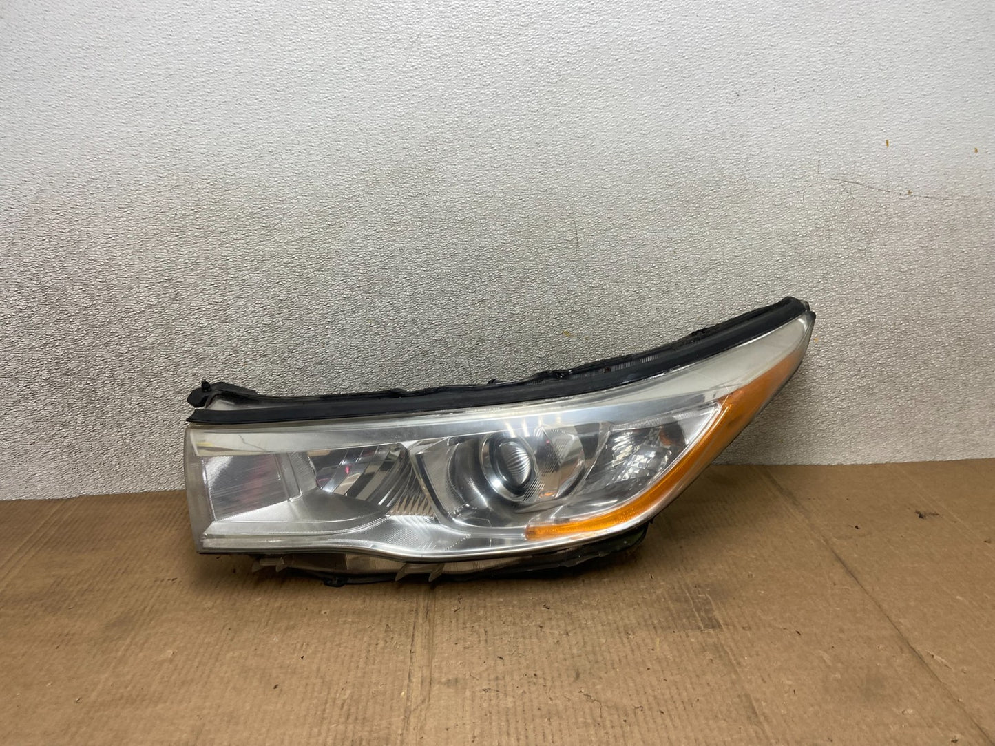 2014 - 2016 Toyota Highlander Left Driver LH Halogen Headlight AA6507 DG0
