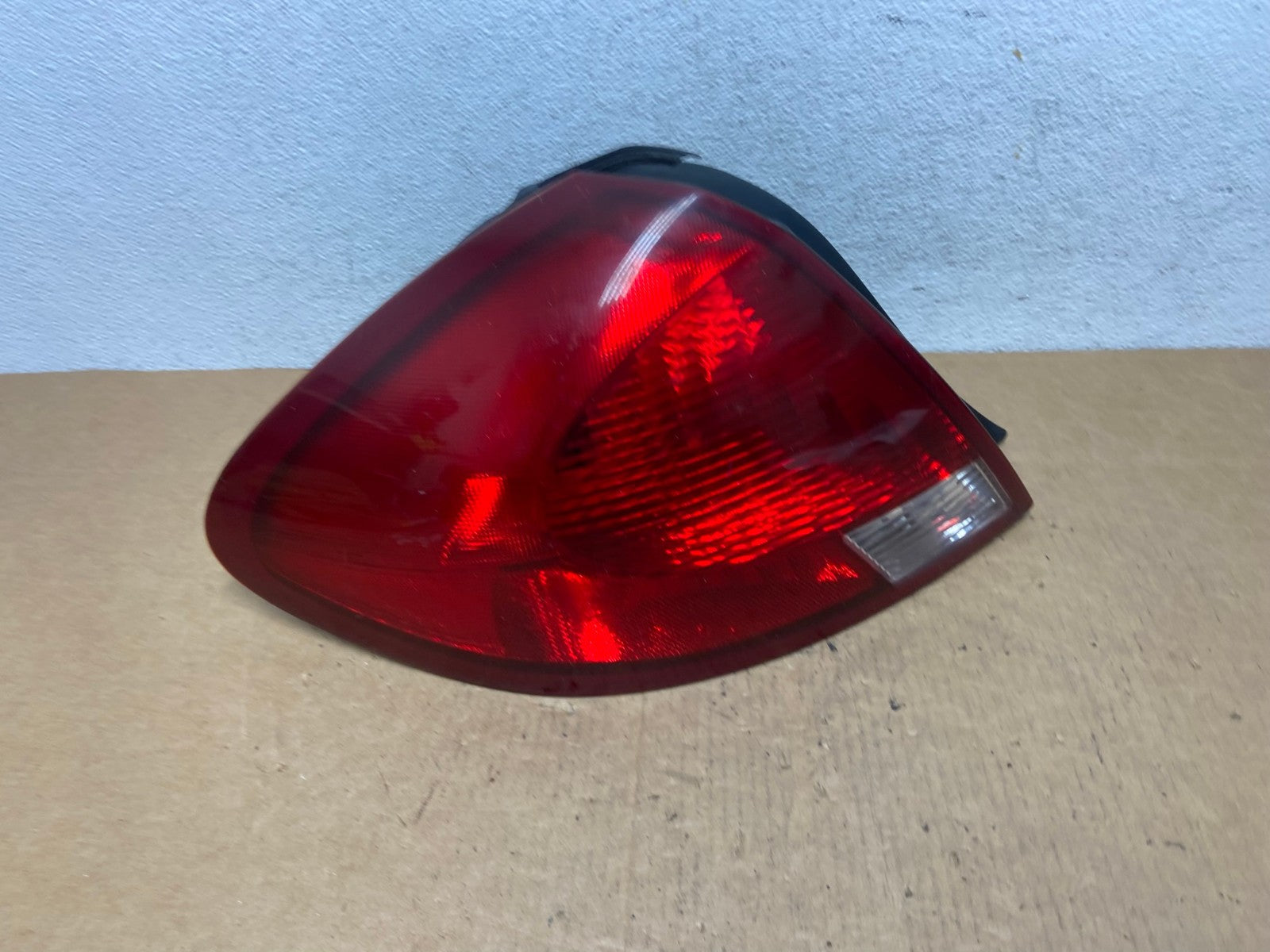 2000 2001 2002 2003 Ford Taurus Left Driver Lh Side Tail Light AD4747 LK0