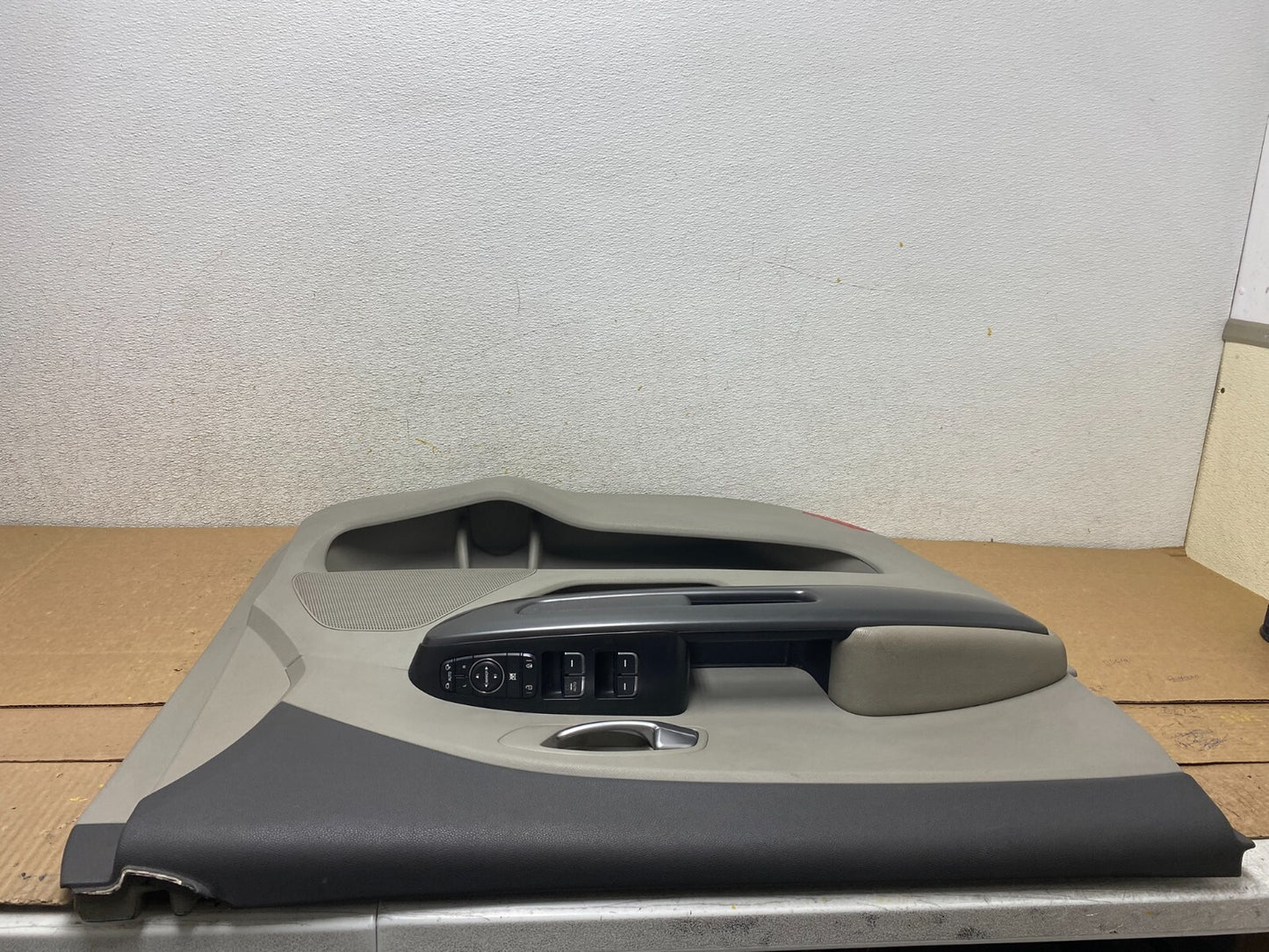2015 to 2018 Kia Sedona Front Left Driver LH Side Door Panel Trim O6004 R DG6
