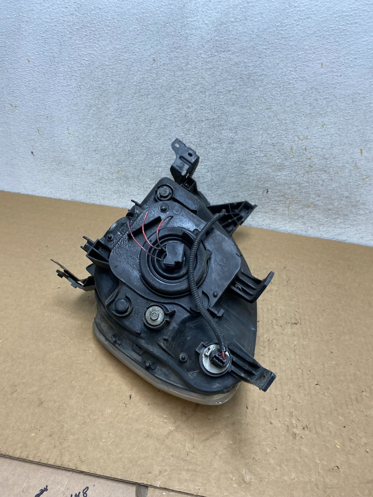 2002 to 2004 Honda CRV CR-V Right Passenger RH Halogen Headlight AI3565 DW7