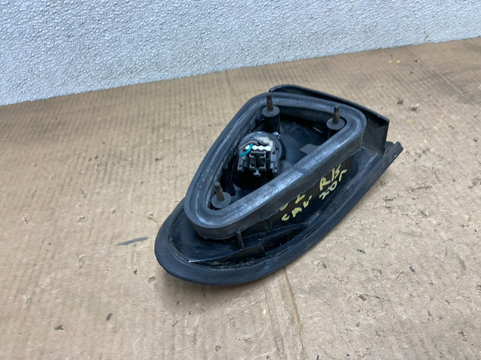 2000 to 2002 Chevrolet Cavalier Right Passenger Side Tail Light OEM AA66325