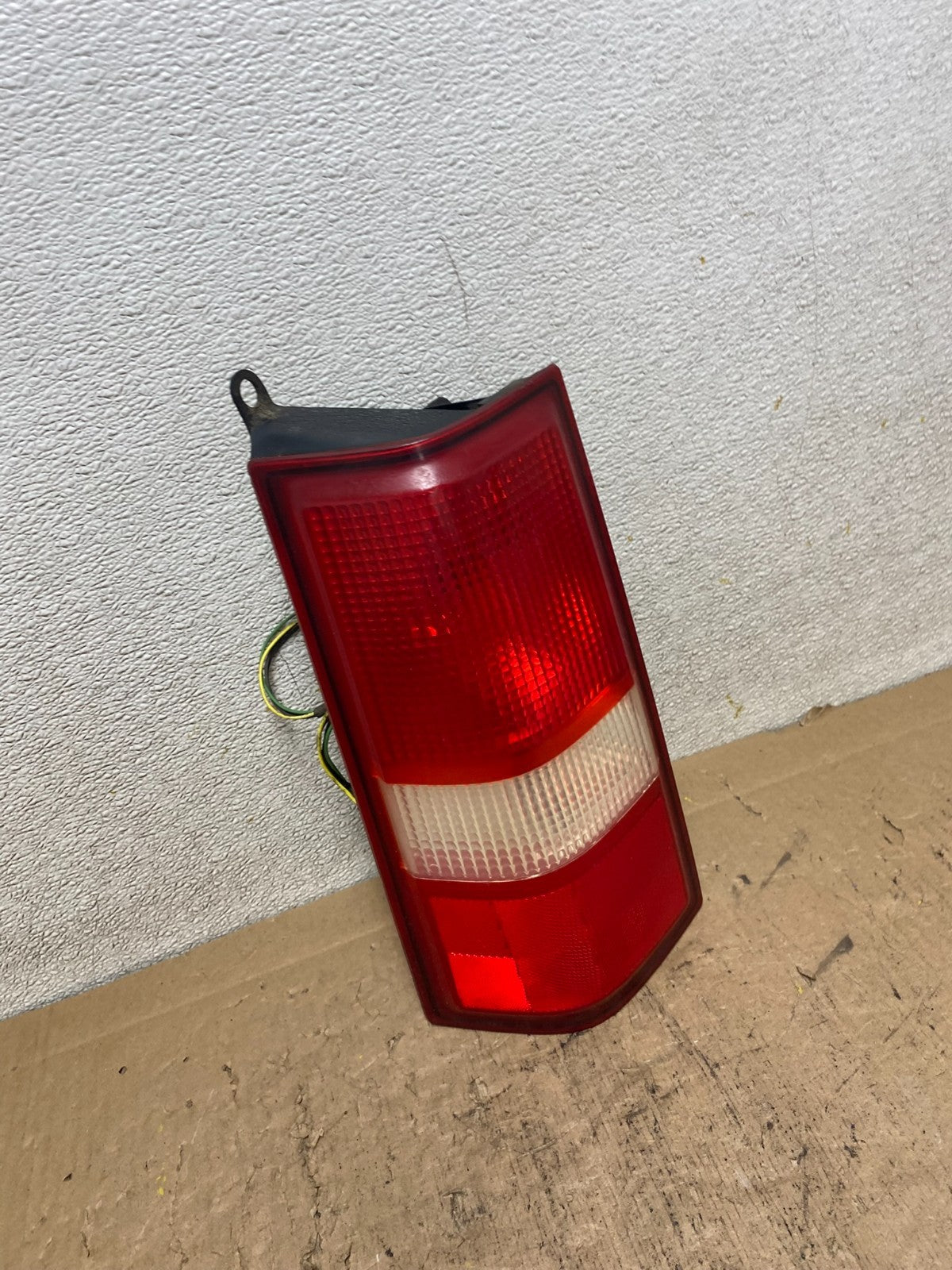 2003 to 2017 Chevrolet Express 1500 Left Driver Side Tail Light Oem S1805 DW2