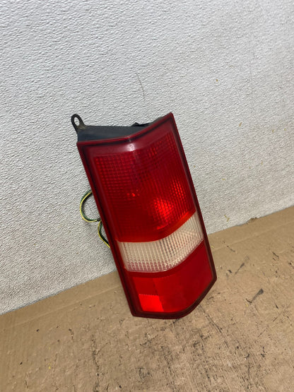 2003 to 2017 Chevrolet Express 1500 Left Driver Side Tail Light Oem S1805 DW2