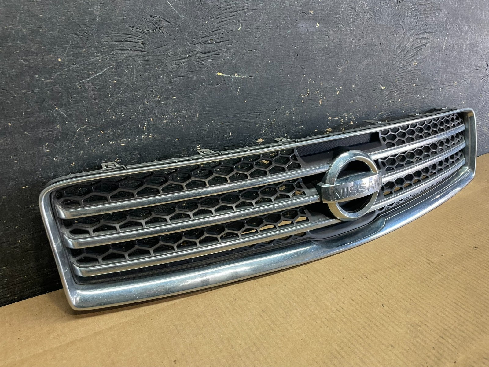 2009 to 2011 Nissan Maxima Front Upper Grill Grille Oem aa9185 DG1