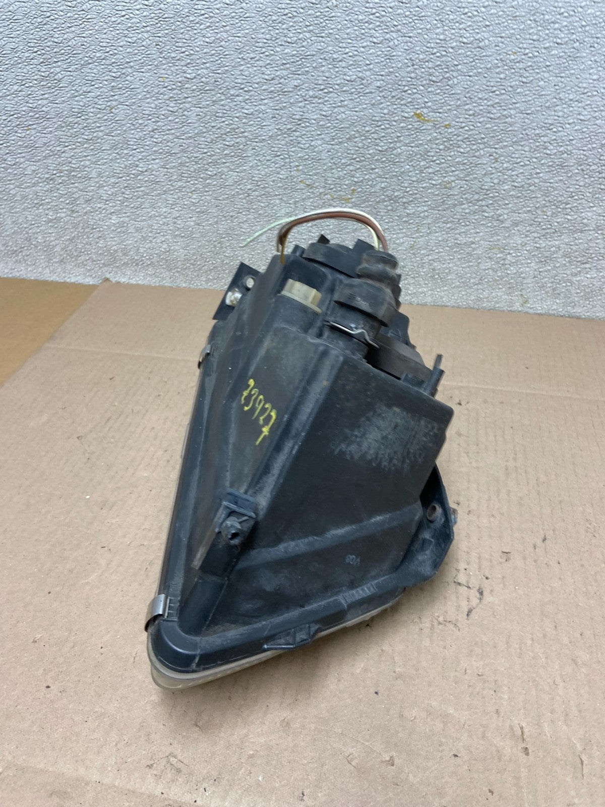 1998 to 2001 Volkswagen Passat Left Driver LH Side Headlight OEM Z3927 DW5