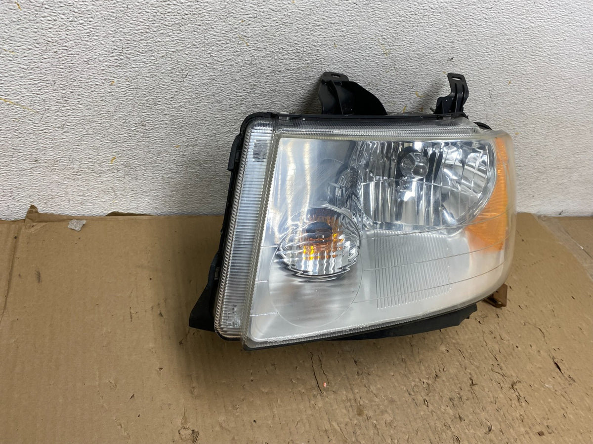 2005 - 2007 Ford Freestyle Left Driver LH Side Halogen Headlight AH2933 DW1
