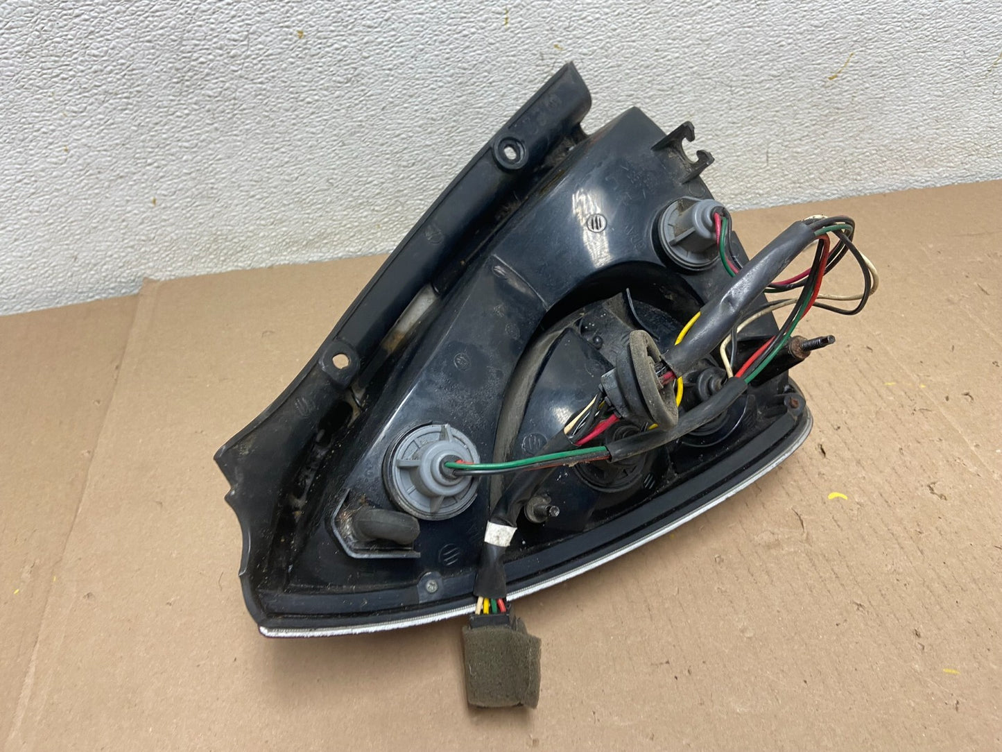 2000 to 2002 Daewoo Nubira Station Wagon Right Side Tail Light OEM E3204