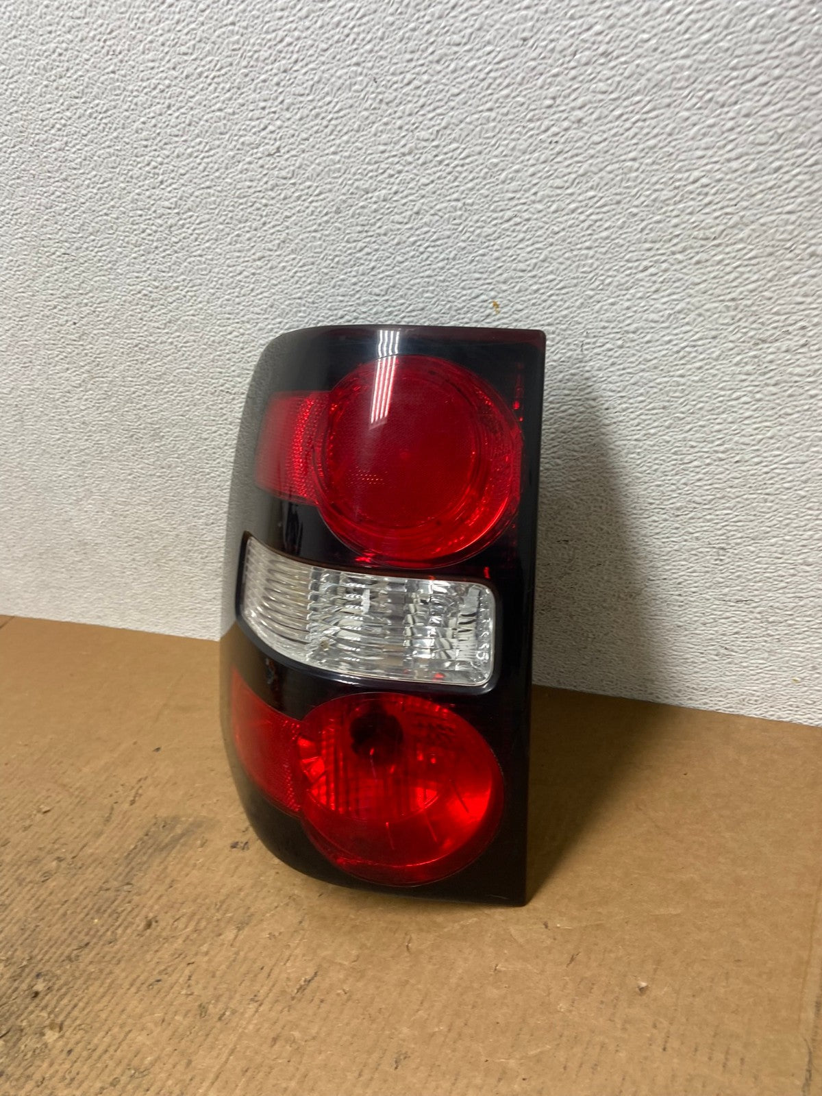2006 to 2010 Ford Explorer Left Driver Lh Side Tail light AE2649 LK1