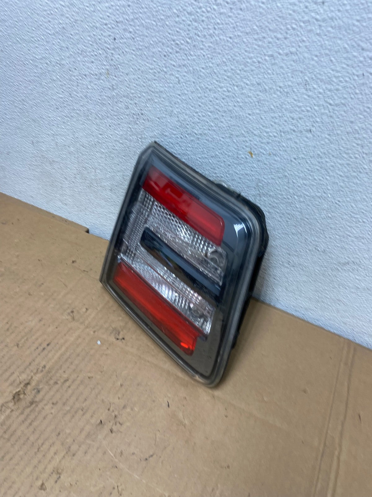 2013 to 2016 GMC Acadia Left Driver LH Side Inner Tail Light AD0961 LK1