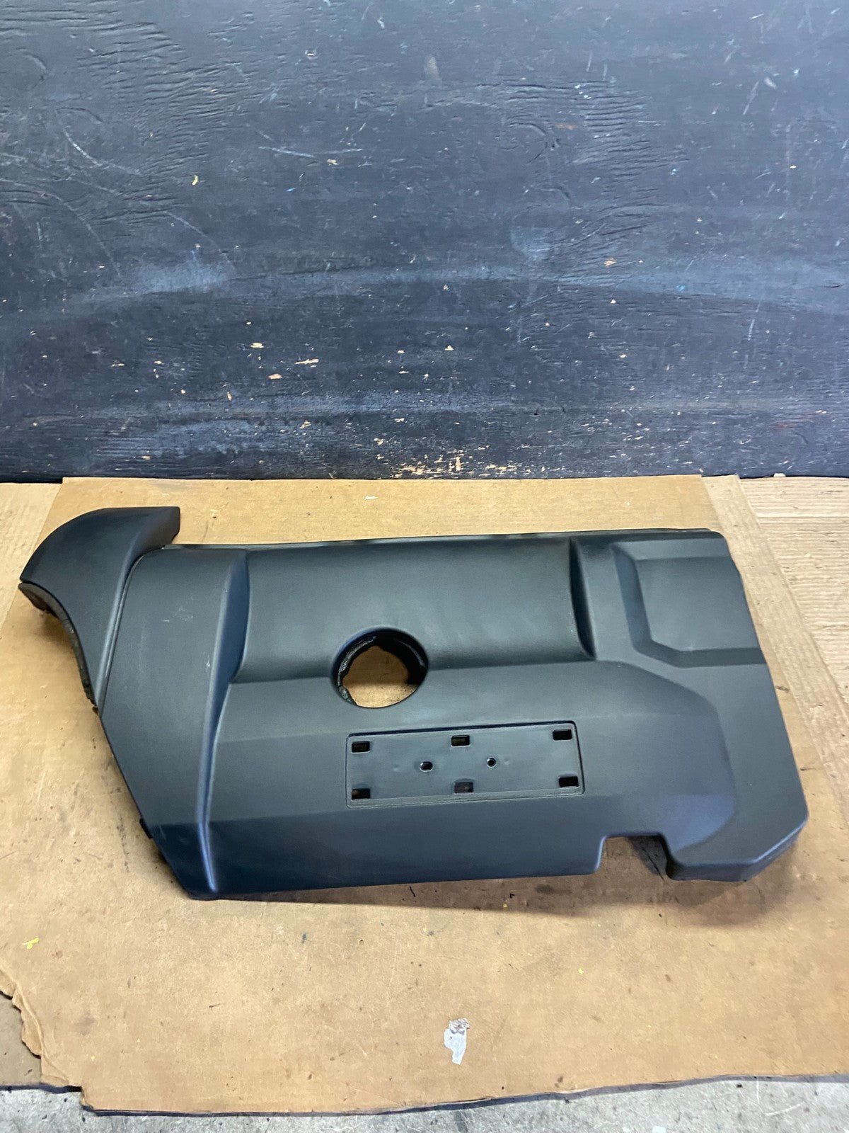 2008 to 2015 Volvo XC70 3.2L Engine Motor Top Upper Cover Panel R02750