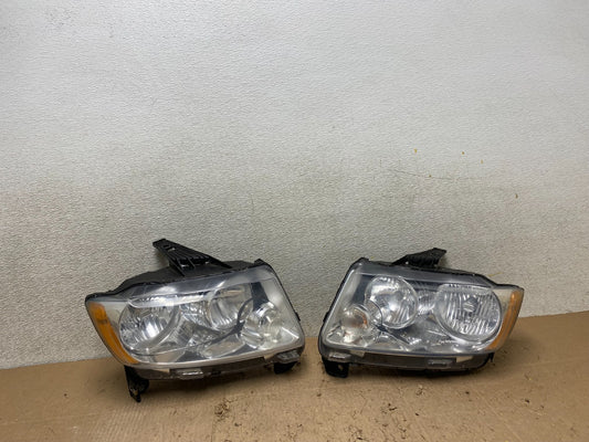 2011-2013 Jeep Grand Cherokee Left+Right Halogen Headlights W3721 DW0