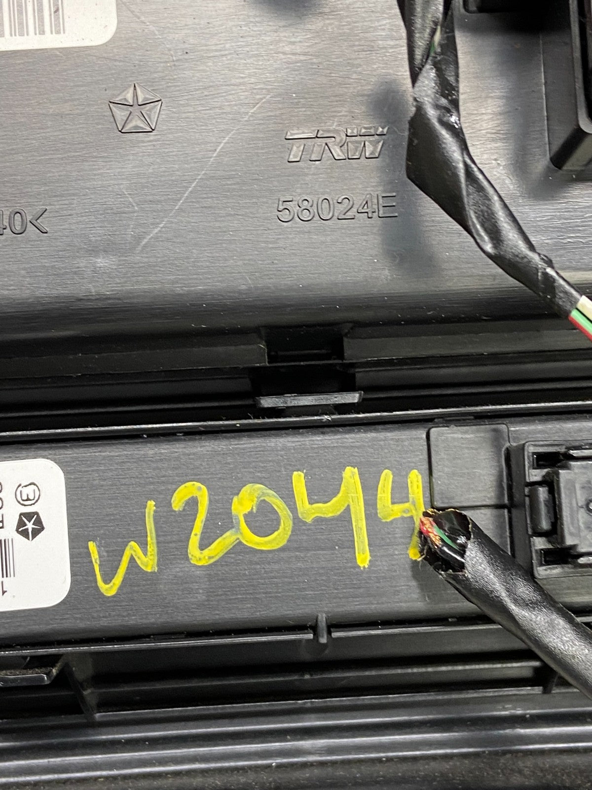 2008 to 2010 Jeep Grand Cherokee Center A/C Heater Climate Control OEM W2044 DG8