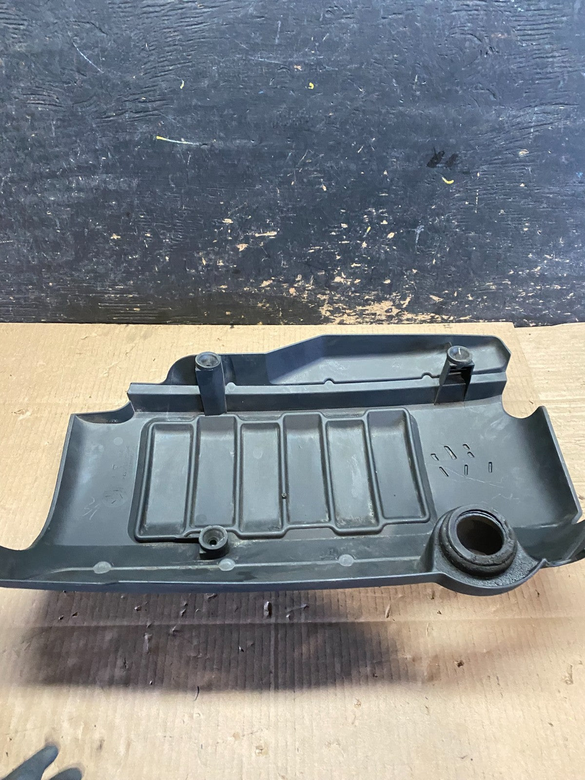 2007 to 2008 GMC Acadia 3.6L VVT Engine Cover Shield OEM W5775 DG5