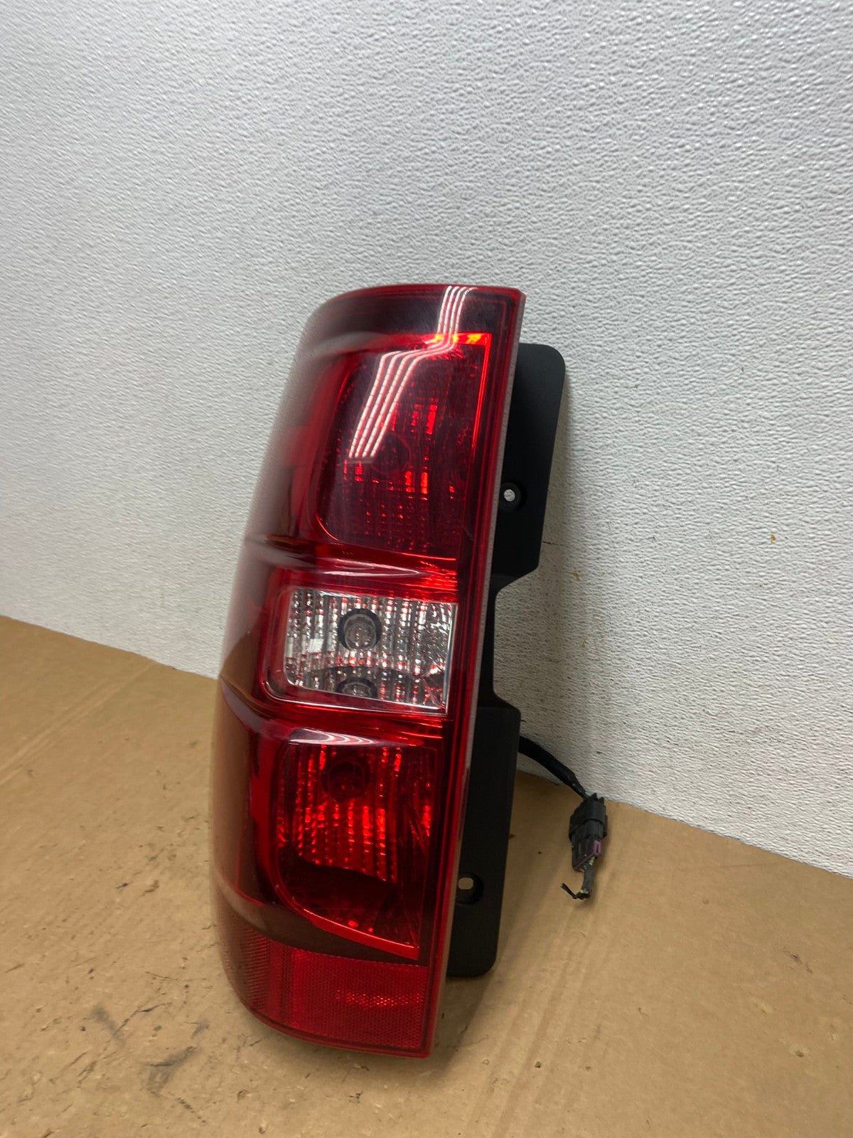 2008-2014 Chevrolet Tahoe Suburban Driver Lh Left Side Tail Light DEPO AD3771 LK1