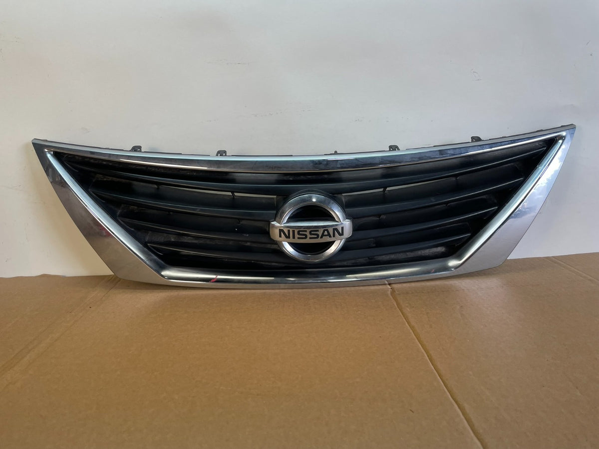 2012 to 2014 Nissan Versa Sedan Front Upper Grill Grille AH6057 DG0