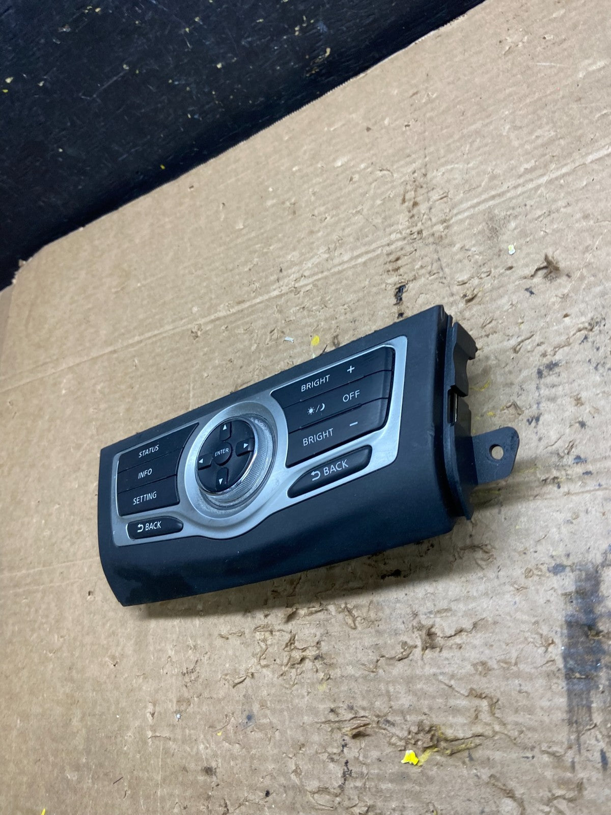 2009-2014 Nissan Murano AM FM Radio CD Control Panel X1125 DG2