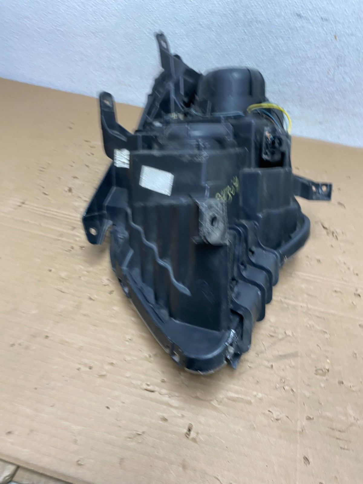 2010-2015 Chevrolet Equinox Right Passenger Halogen Projector Headlight AD43647