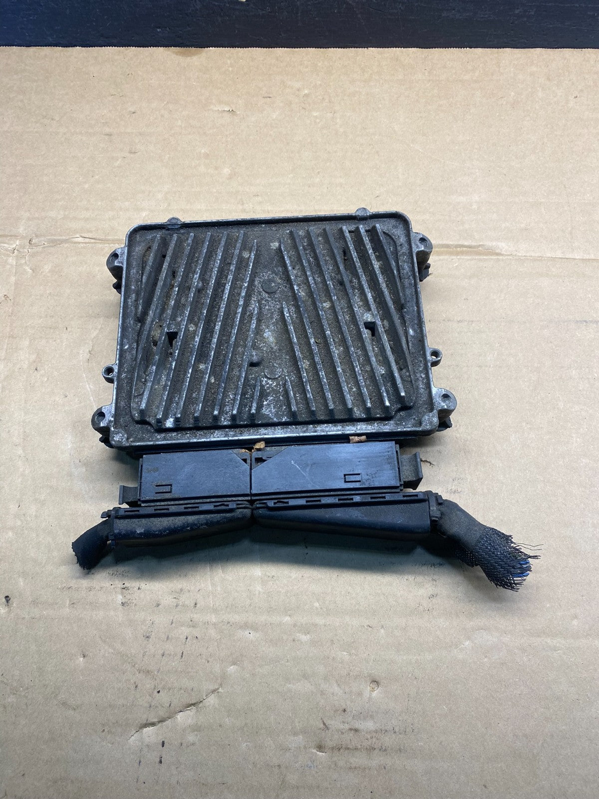 2006 - 2009 Mercedes R350 ML350 Engine Computer Module ECM ECU AD3530 DG1