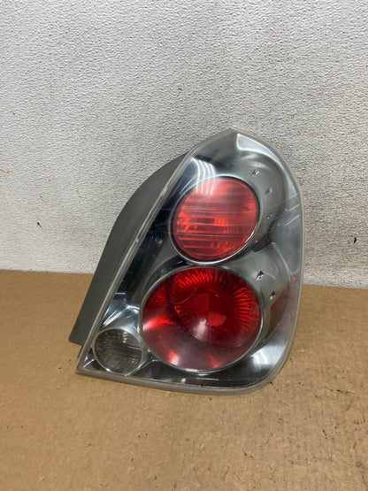 2005 to 2006 Nissan Altima Tail Light Right Passenger RH Side AI3560 LK0