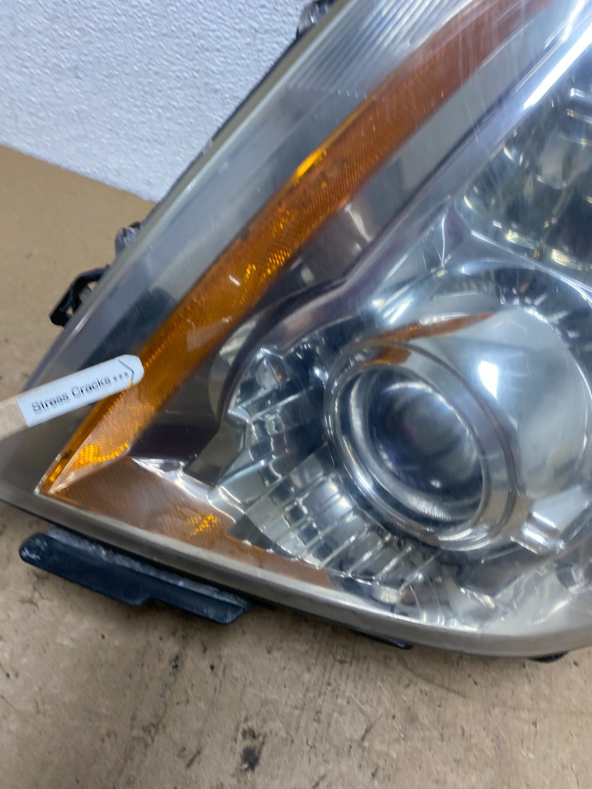 2008 to 2014 Cadillac CTS Left Driver LH Side Xenon Headlight AC6084 DW4