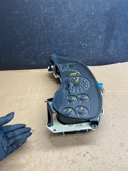1999 to 2002 Chevrolet Silverado Sierra Cluster Gauge Speedometer ECM AF2663 DG2
