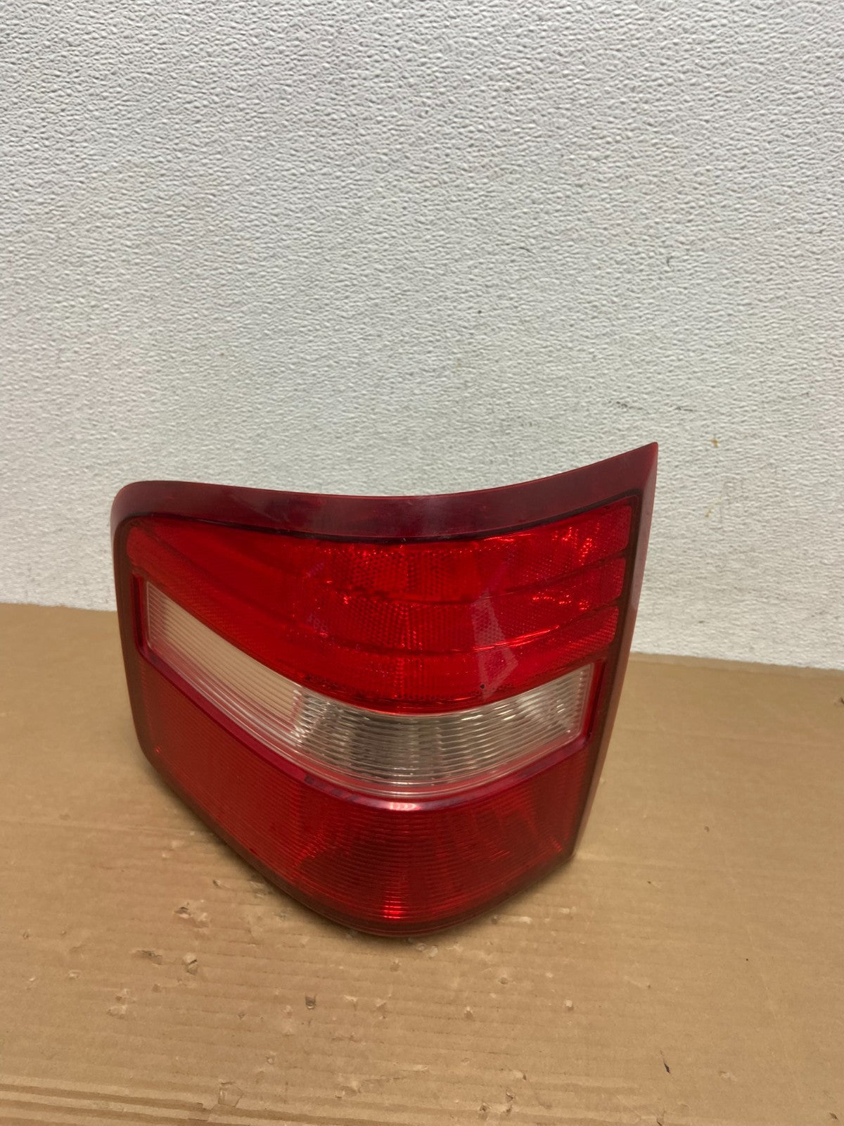 2004 to 2008 Ford F150 Flareside Left Driver LH Side Tail Light AD4192 DW0