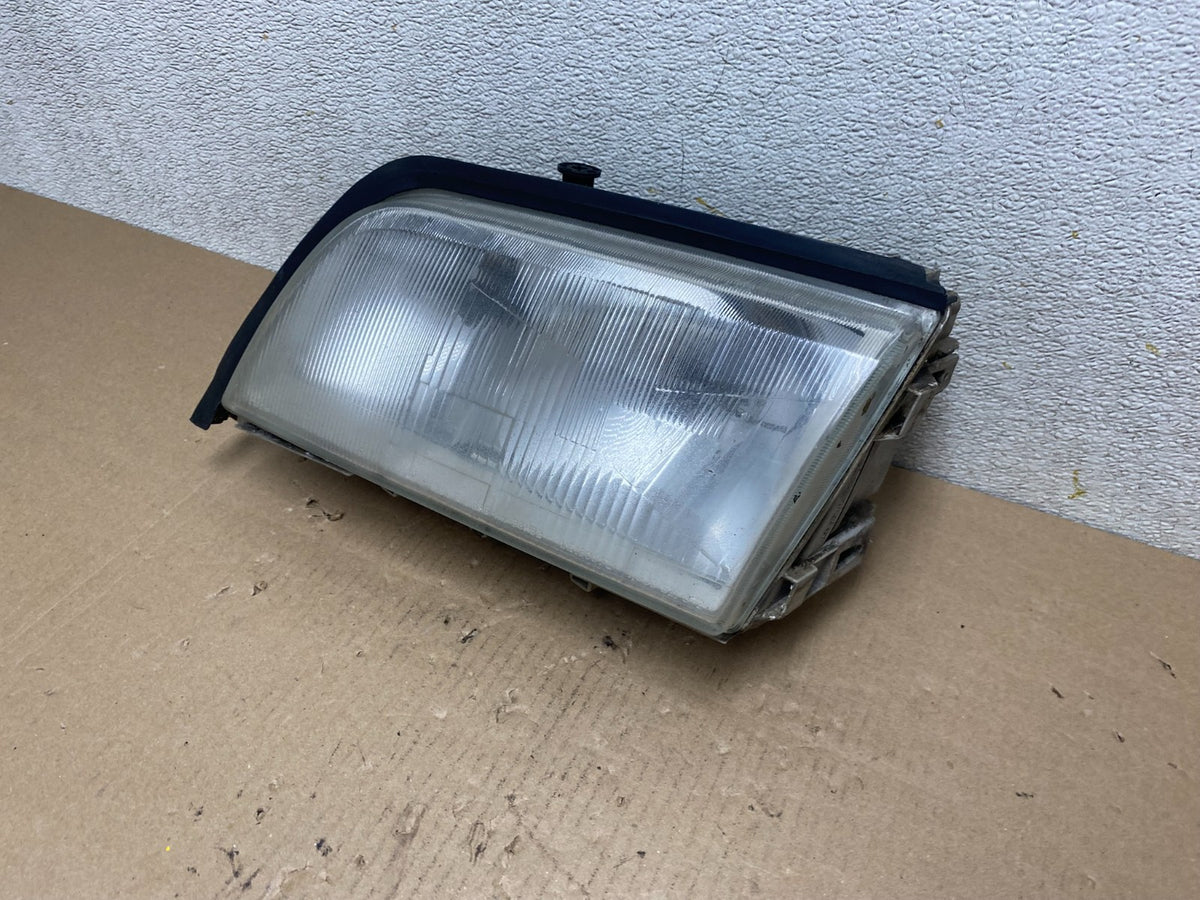 1994-1996 Mercedes C C230 W202 Front Left Driver LH Side Headlight R8164 DW1