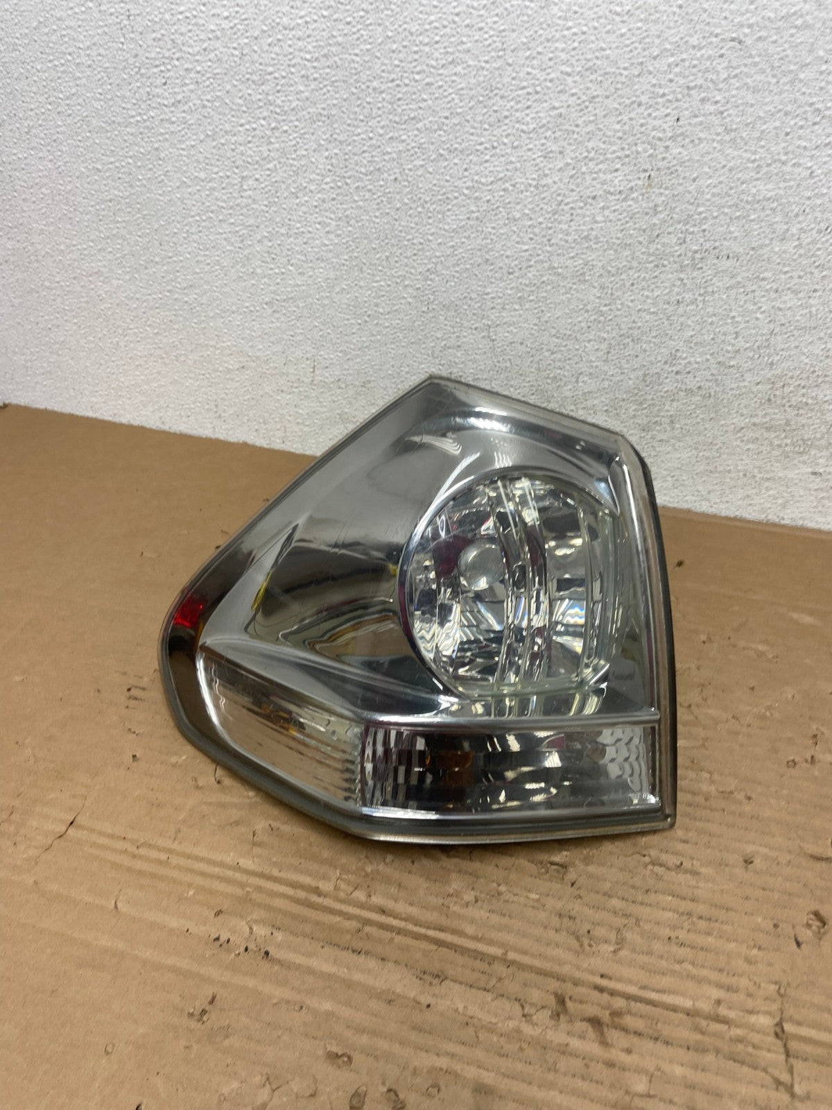 2004 to 2009 Lexus Rx350 RX330 Left Driver LH Tail Light AD4317 LK0