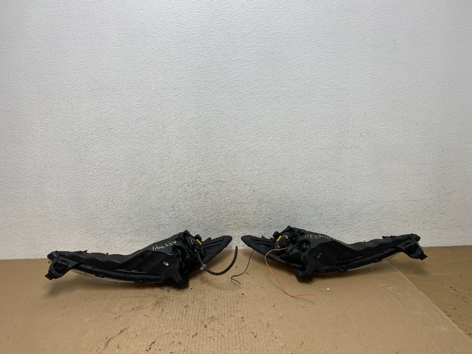 2011 to 2015 Hyundai Sonata Left+Right Set Fog Lights AE8794 DG13