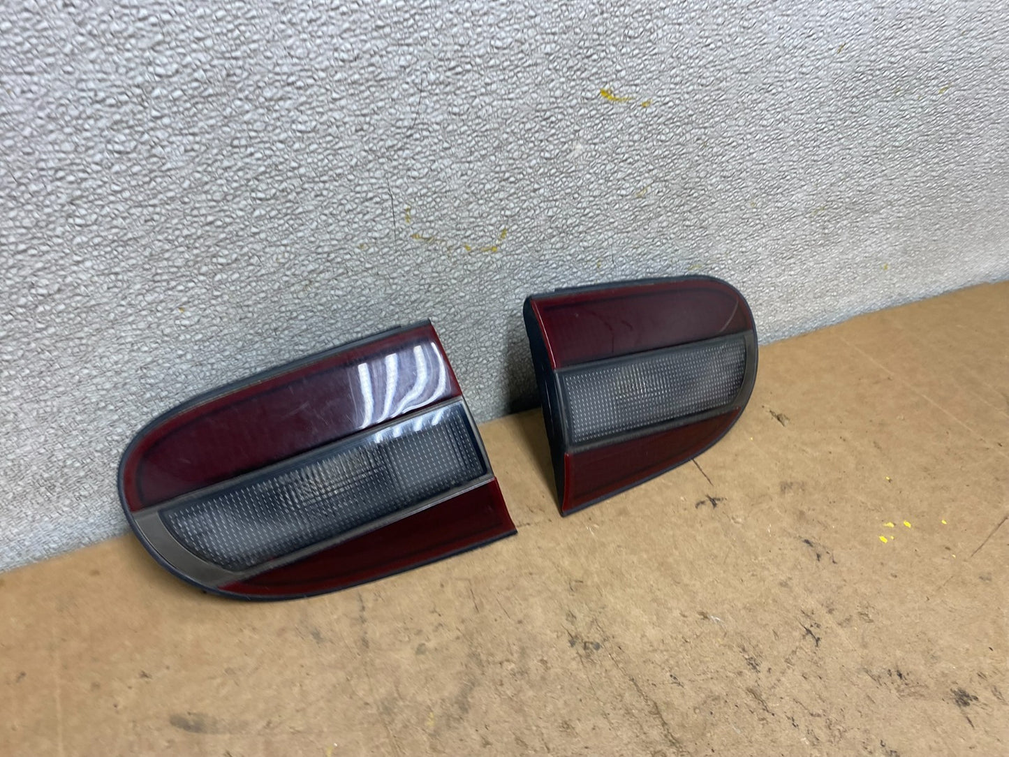 1993 to 1997 Chevrolet Geo Prizm Left+Right Side Inner Tail Light OEM X70632