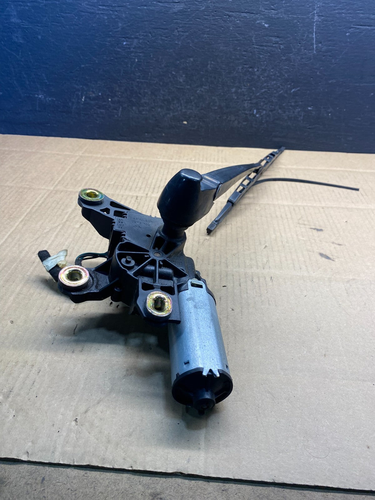 2001 to 2006 Volkswagen Golf Rear Windshield Wiper Motor AD5034 DG4