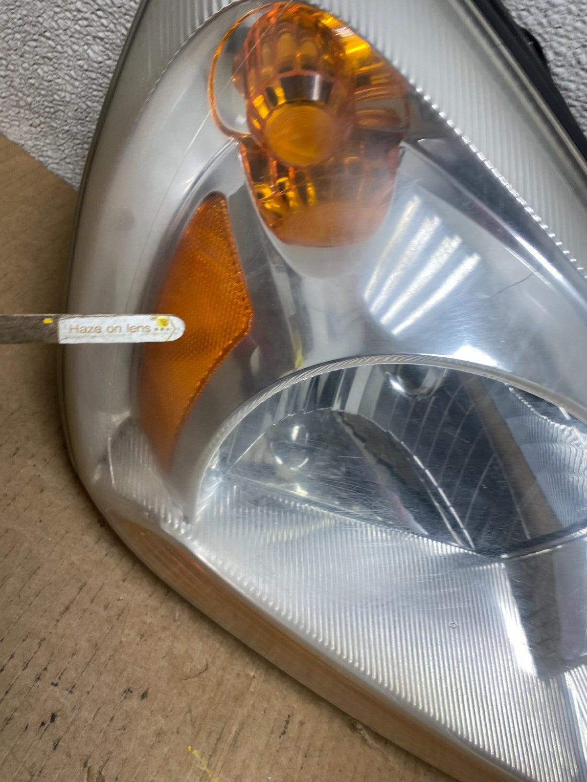 2005 to 2006 Kia Sportage Right Passenger RH Halogen Headlight OEM W3830 DW6