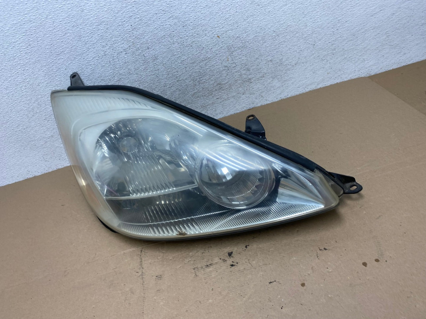 2004-2005 Toyota Sienna Right Passenger Halogen Headlight AF4472 LK1