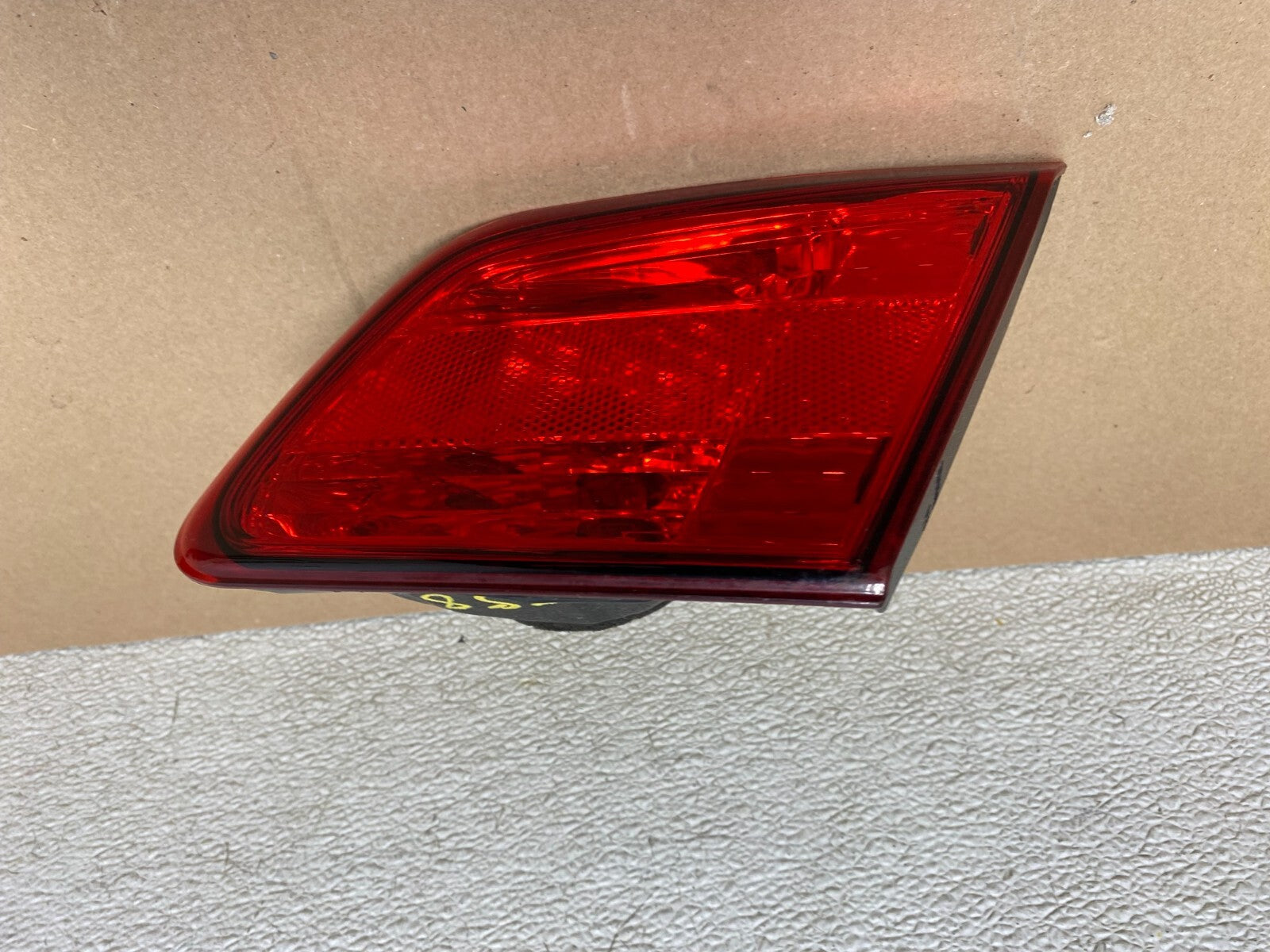 2010-2014 Subaru Legacy Right Passenger Rh Side Tail Light Inner Oem D1558 DG10