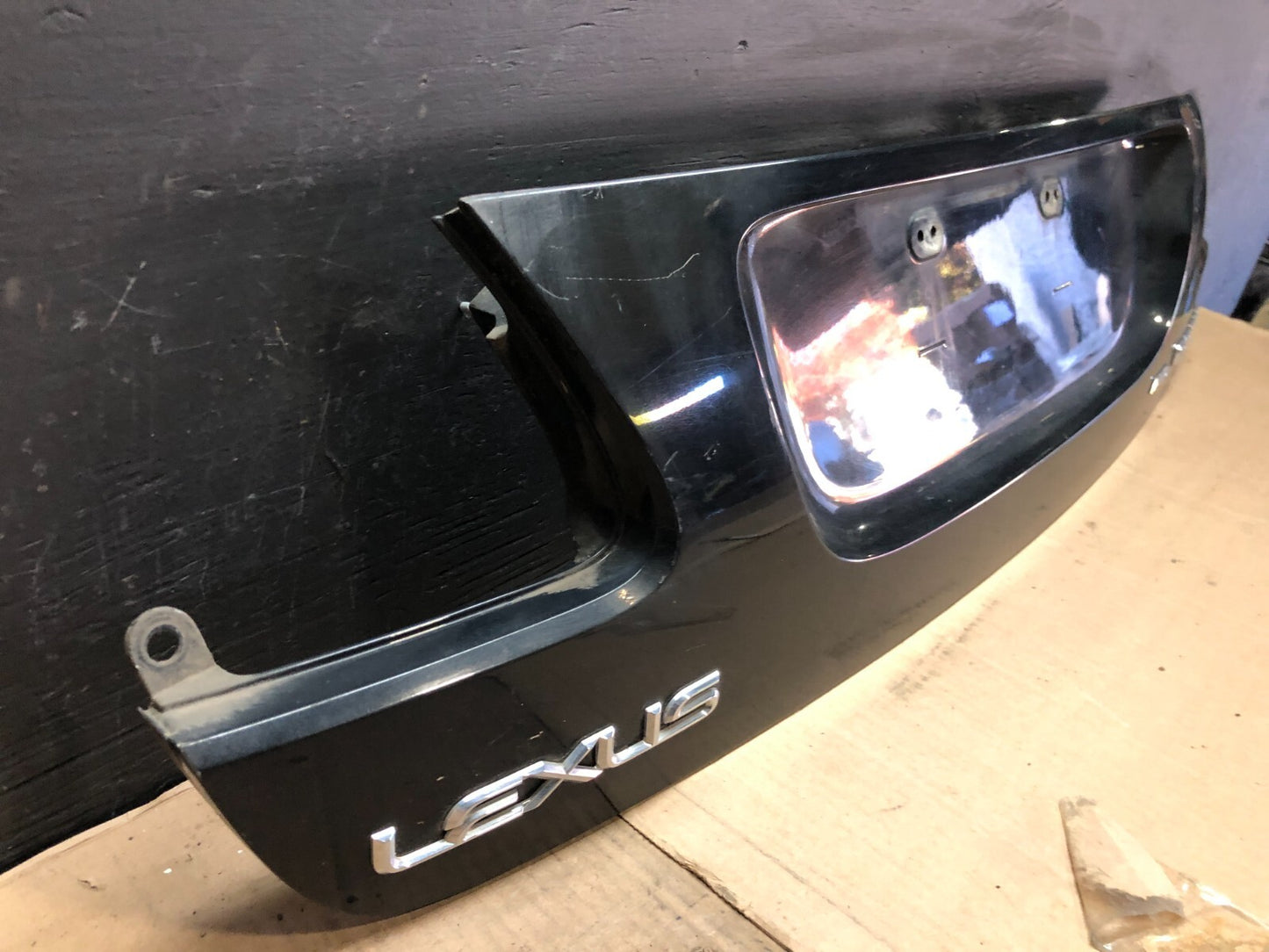 2007 to 2011 Lexus GS350 Trunk License Plate Trim Panel Cover 76801-30140 D92542