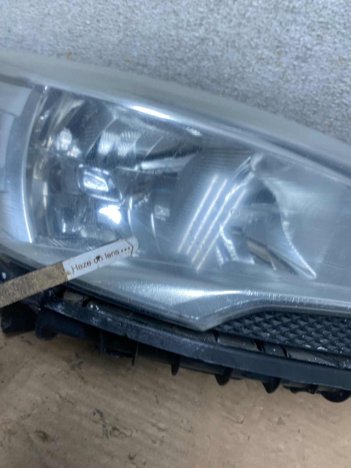 2013 - 2016 Ford Escape Headlight Right Passenger RH Side Halogen AI1003 DW5