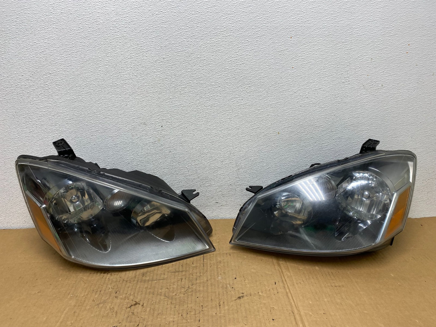 2005 to 2006 Nissan Altima Left+Right Set Halogen Headlights AC7644 DW0