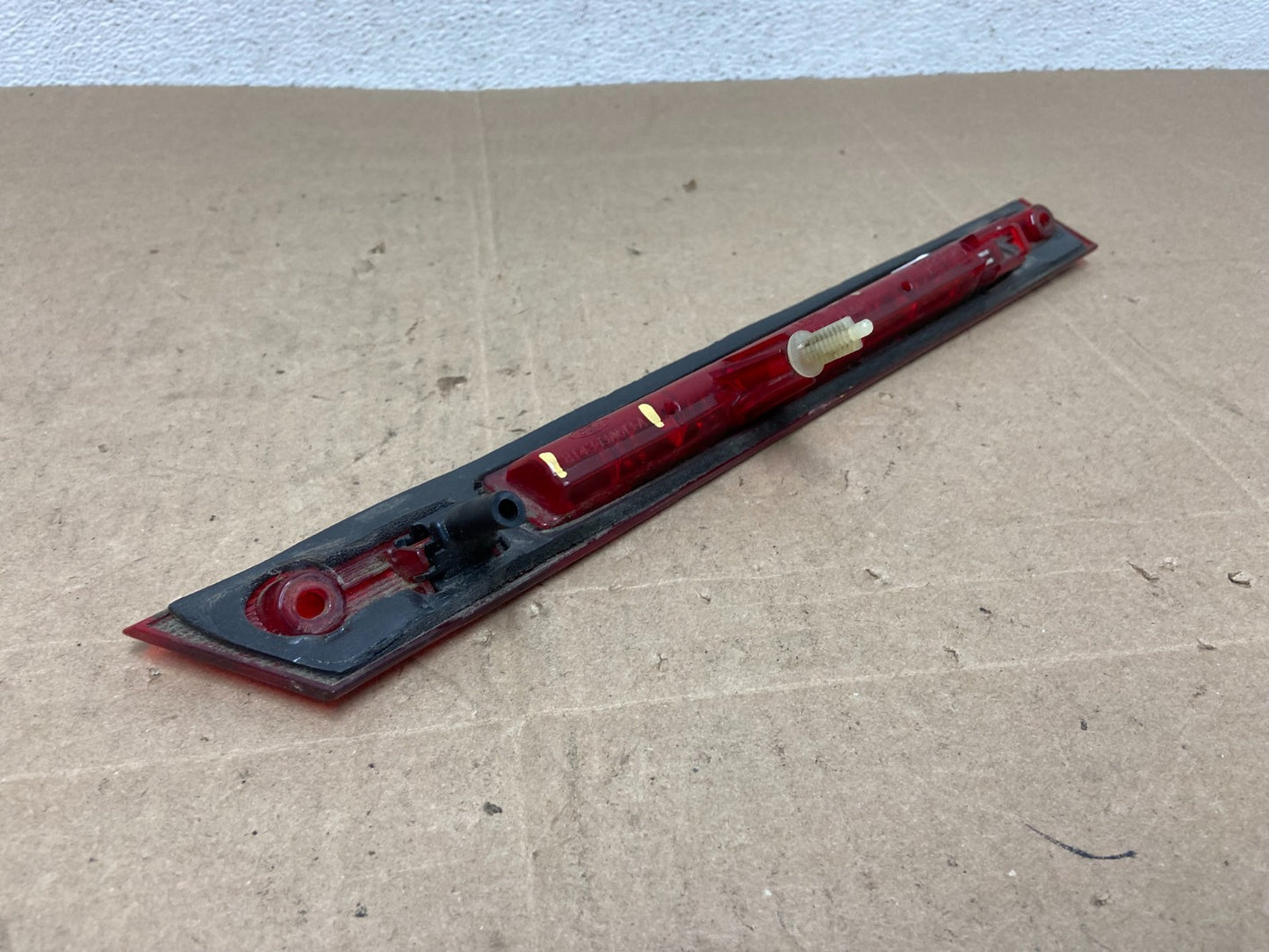 2007 to 2011 Ford Edge Rear Third Brake 3rd Light Lamp AF4977 DG4