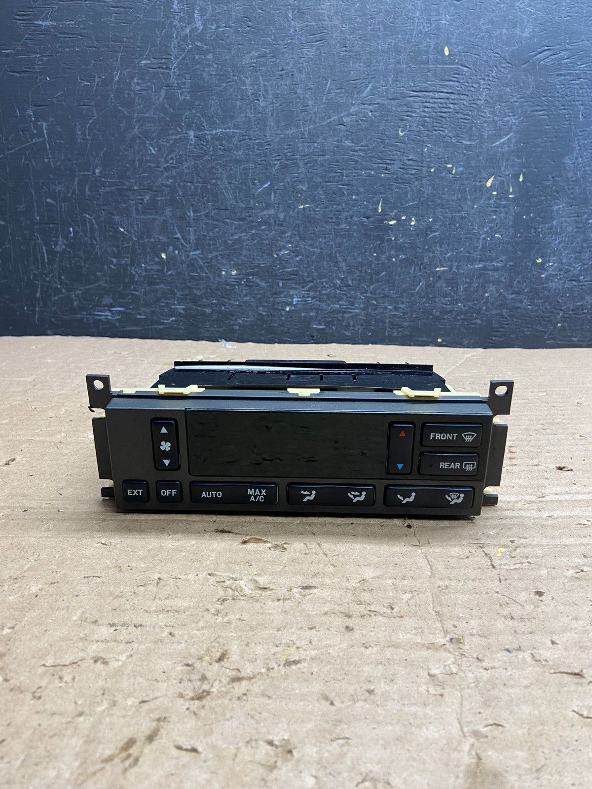 1998 to 2002 Lincoln Town Car Climate Control Panel AF2353 DG0