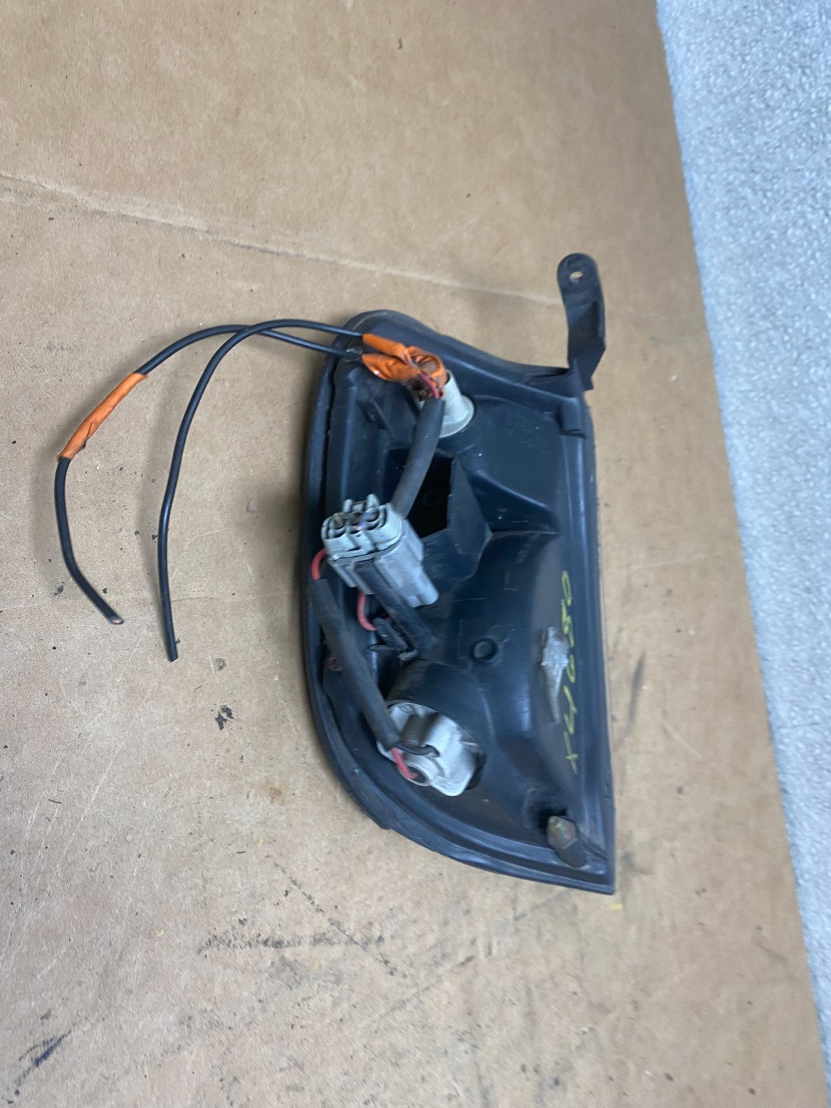 1998 - 2000 Nissan Frontier Front Left Driver Turn Signal Aftermarket X4680 DG5